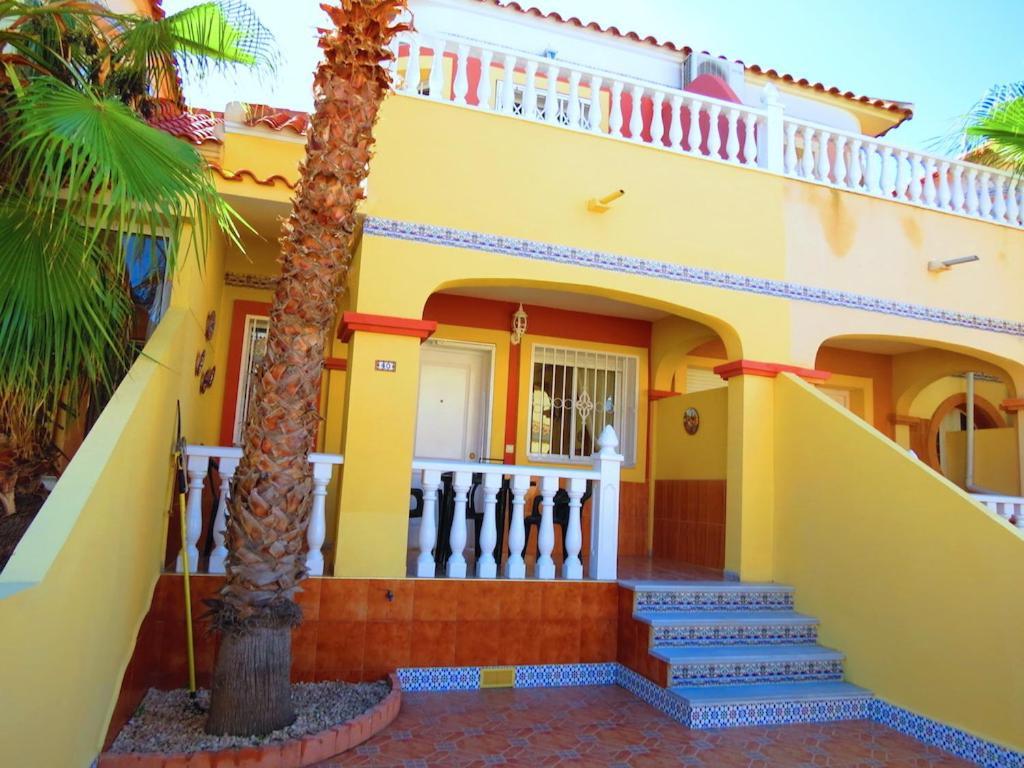 Casa La Zenia Elite Townhouse With Shared Pool And 10 Minutes Walk To Beach Villa Orihuela Exterior photo