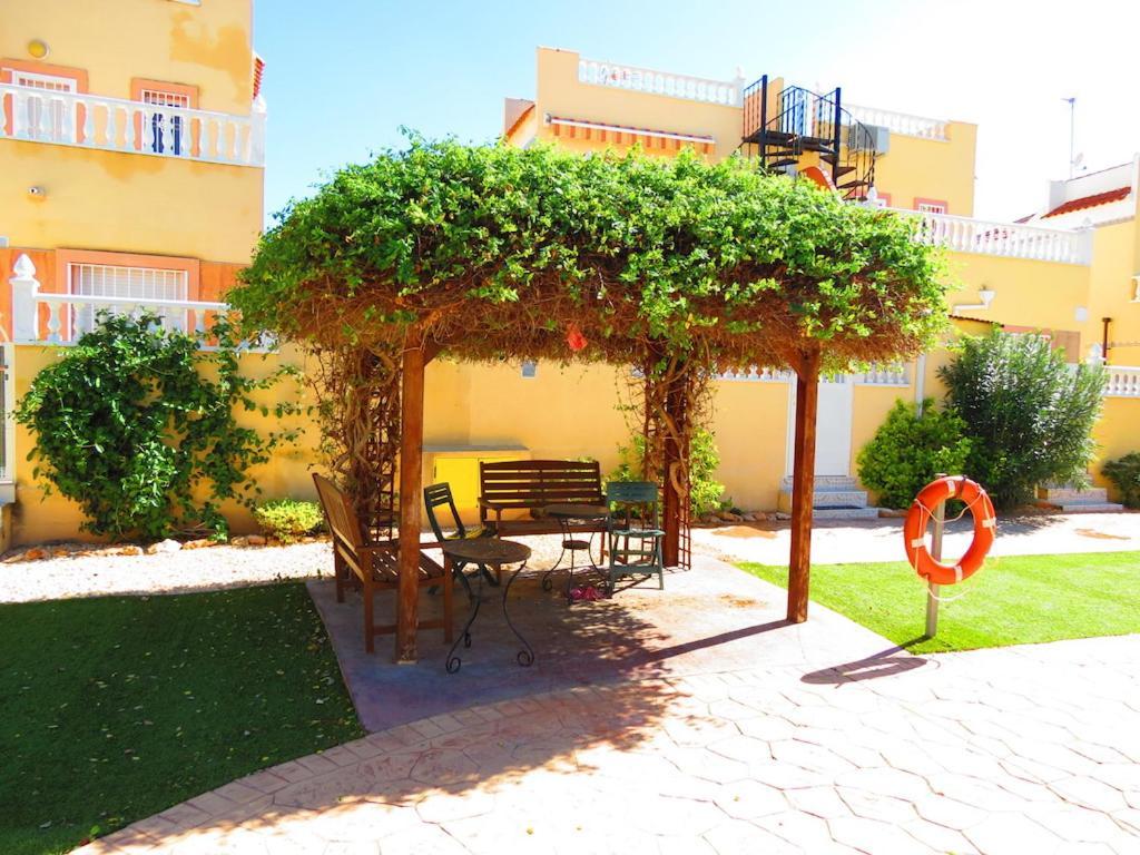 Casa La Zenia Elite Townhouse With Shared Pool And 10 Minutes Walk To Beach Villa Orihuela Exterior photo
