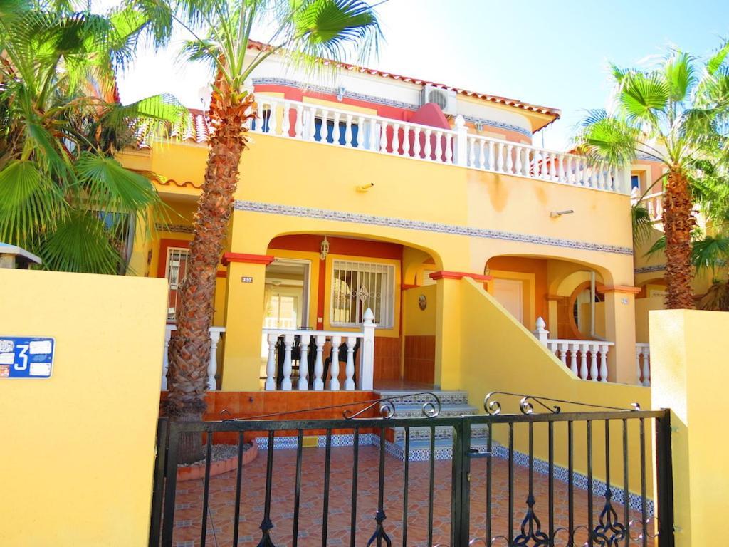 Casa La Zenia Elite Townhouse With Shared Pool And 10 Minutes Walk To Beach Villa Orihuela Exterior photo